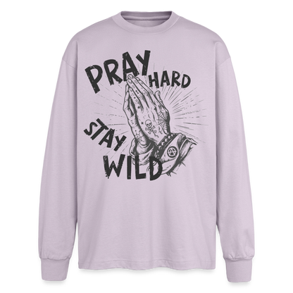 Pray Hard Design – Oversized Langarmshirt - verblasstes Lila
