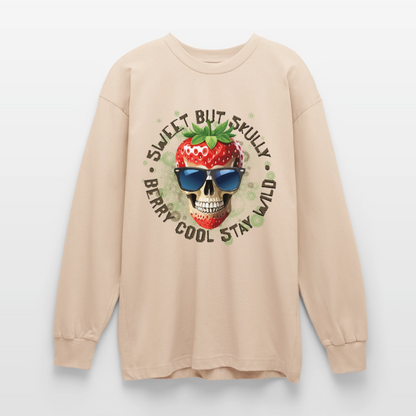 Strawberry Skull Design – Oversized Langarmshirt - Sand