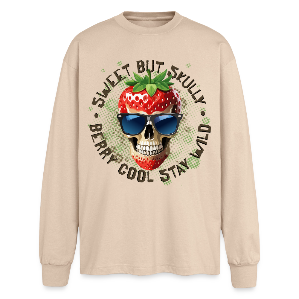 Strawberry Skull Design – Oversized Langarmshirt - Sand