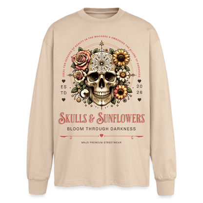 Skulls & Sunflowers Design – Oversized Langarmshirt - Sand